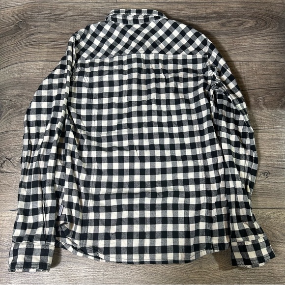 Carhartt Women’s Flannel Plaid Button Down Shirt – Size M - Picture 5 of 8